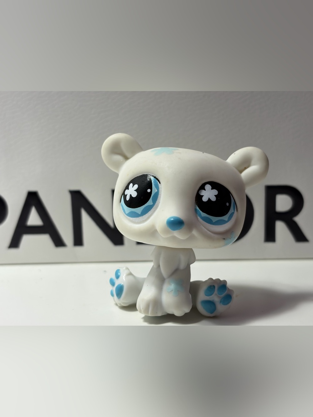 Littlest Pet Shop White & Light Blue Polar Bear Cub Figure
